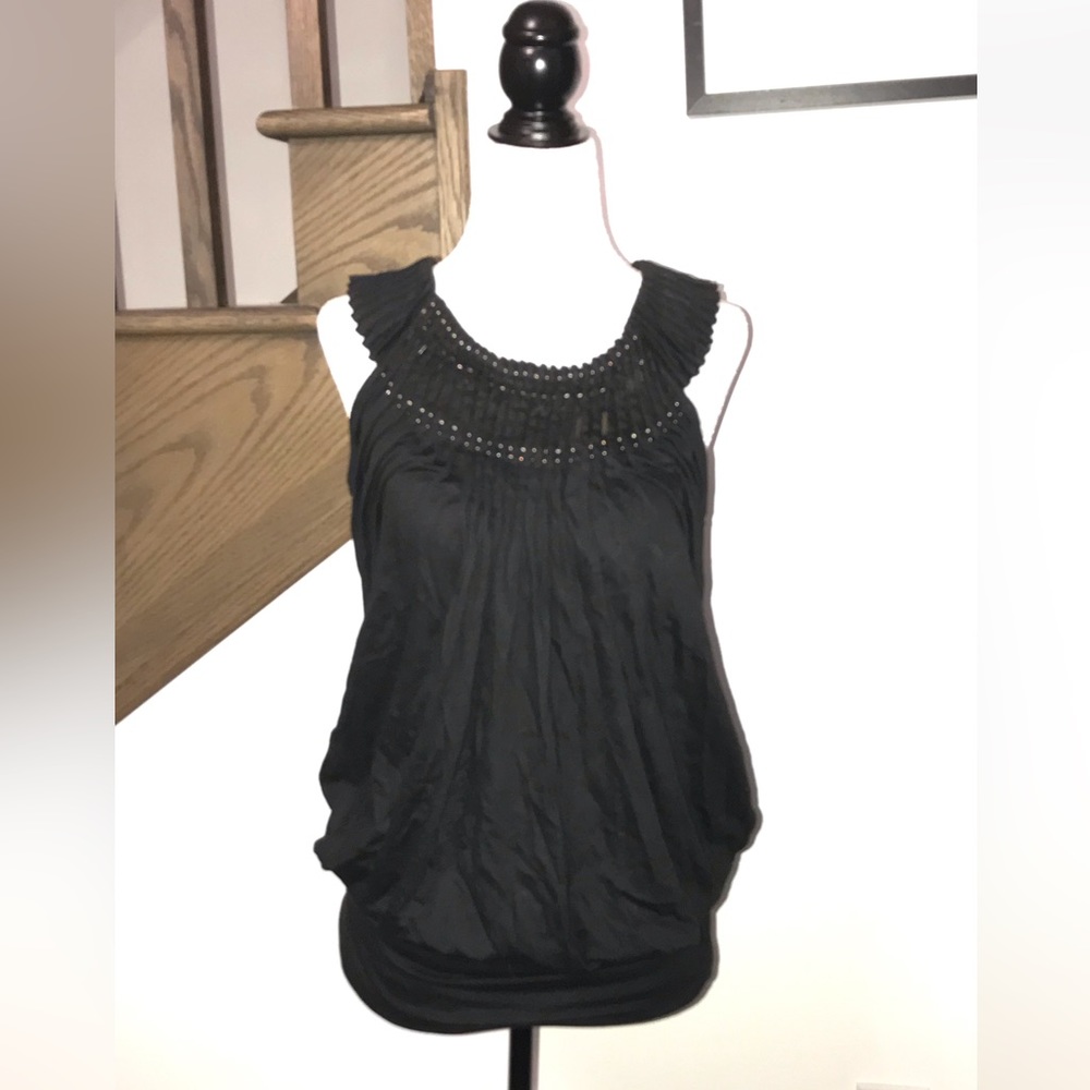 BCBGMAXAZRIA SIZE XS 00’s style dress/ gold hardware embellishments on collar